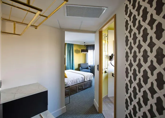 Western De Dieppe 1880 4* Ruan